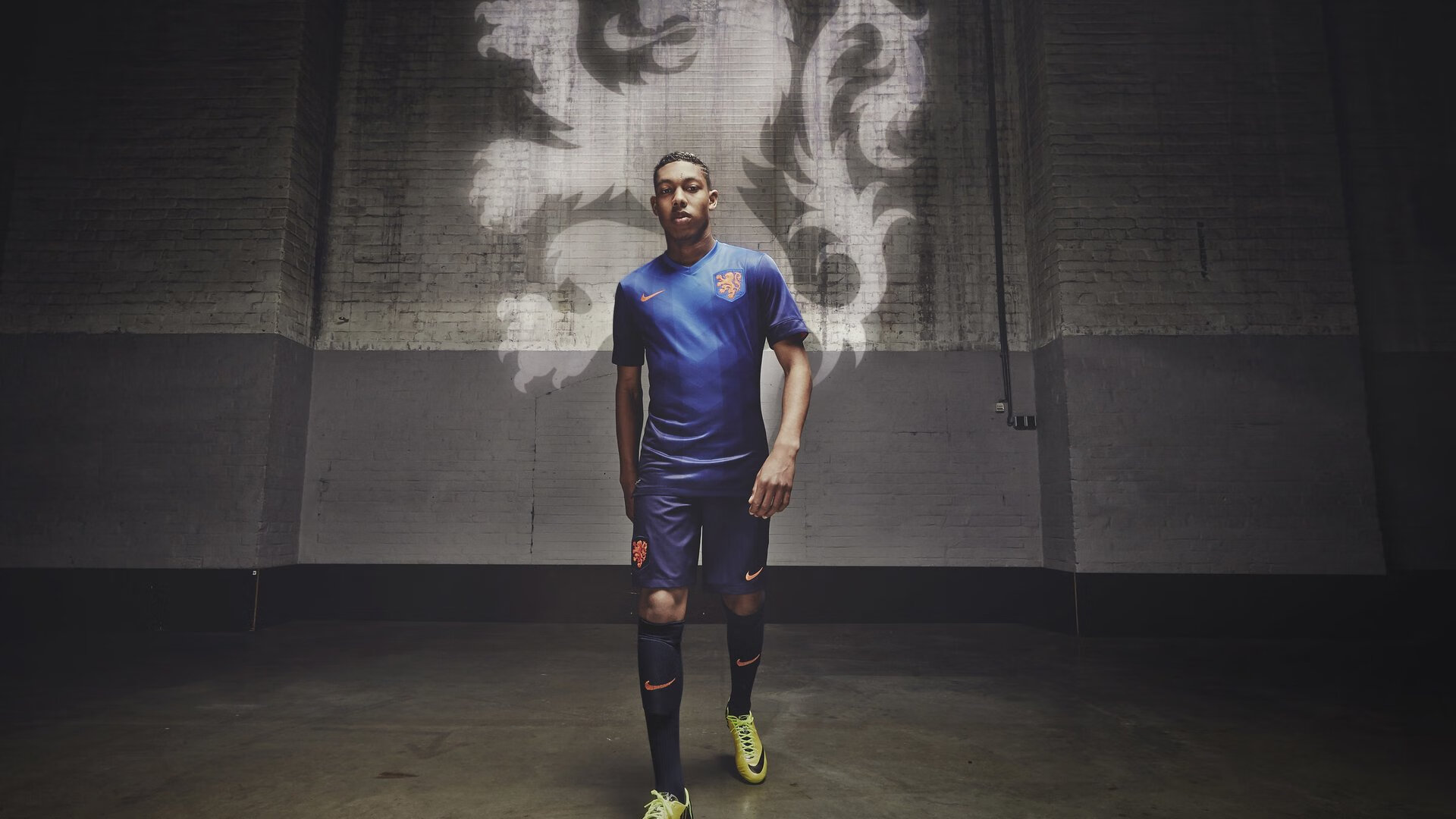 开云·Kaiyun网页版-马戏团运动表演融合，演绎空中飞人的精彩，马戏团动作